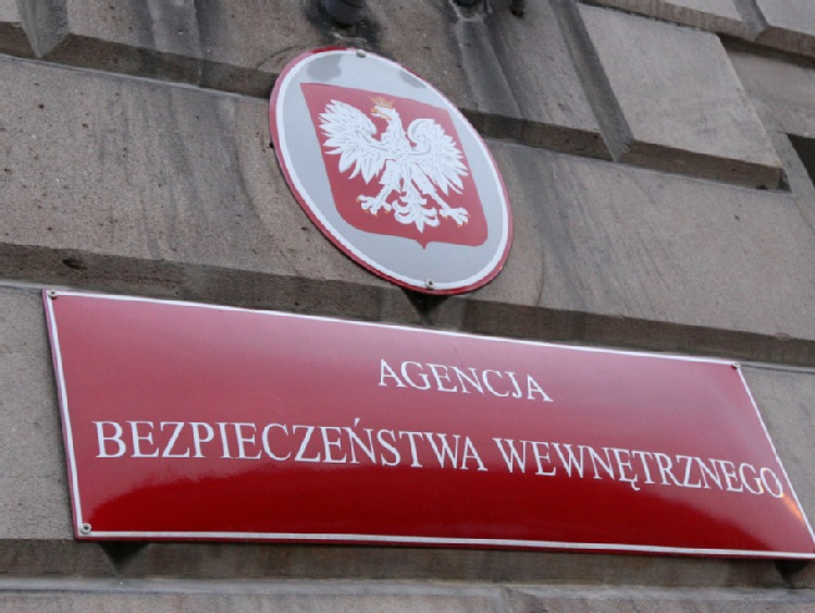 ABW zatrzymała w Krakowie kolejną osobę podejrzewaną o wyłudzenie VAT w handlu olejem rzepakowym