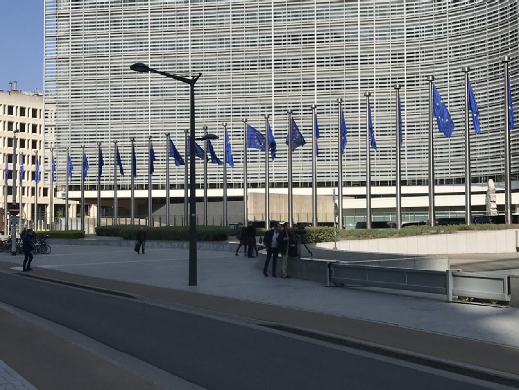 Bruksela reguluje zasady reklamy politycznej