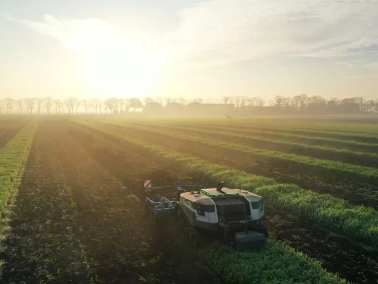 CLAAS nawiązuje współpracę z AgXeed celem rozwoju autonomicznych maszyn rolniczych