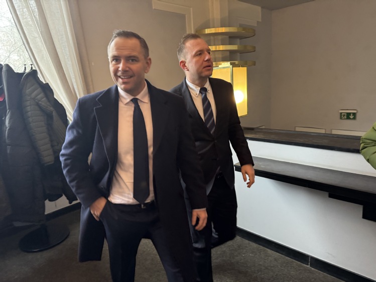Karol Nawrocki liderem sondażu AtlasIntel
