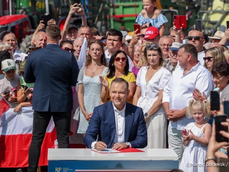 Prezydent Nawrocki: "Gospodarstwa rodzinne są chronione przez polską Konstytucję i o tym też zamierzam konsekwentnie przypominać "