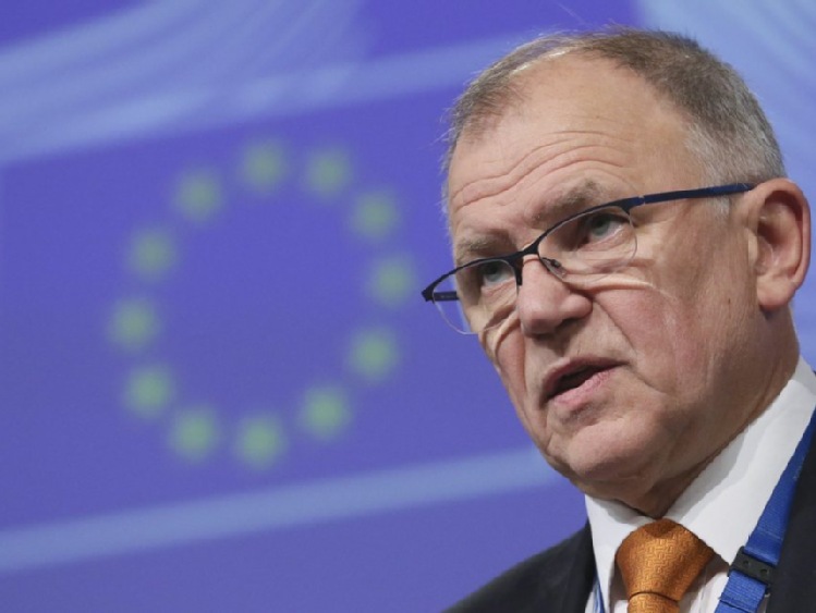 Ardanowski rozmawiał z unijnym komisarzem ws. zakazu importu świń z Litwy
