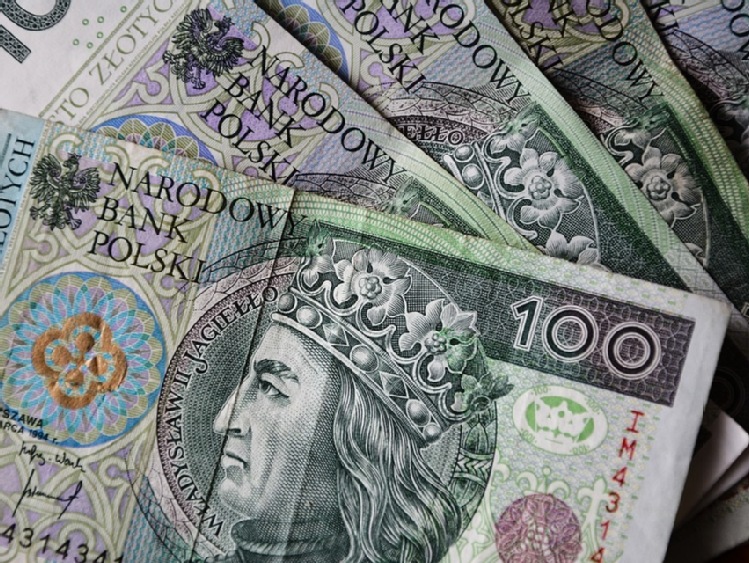 Jakie dokumenty dołączyć do wniosku o przejęcie długu gospodarstwa przez KOWR?