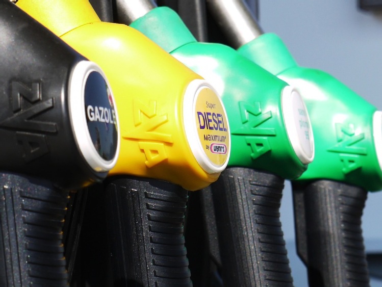 e-petrol.pl: spore spadki na początek jesieni