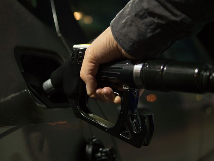 Olej napędowy, benzyna-spadki cen wyhamowały