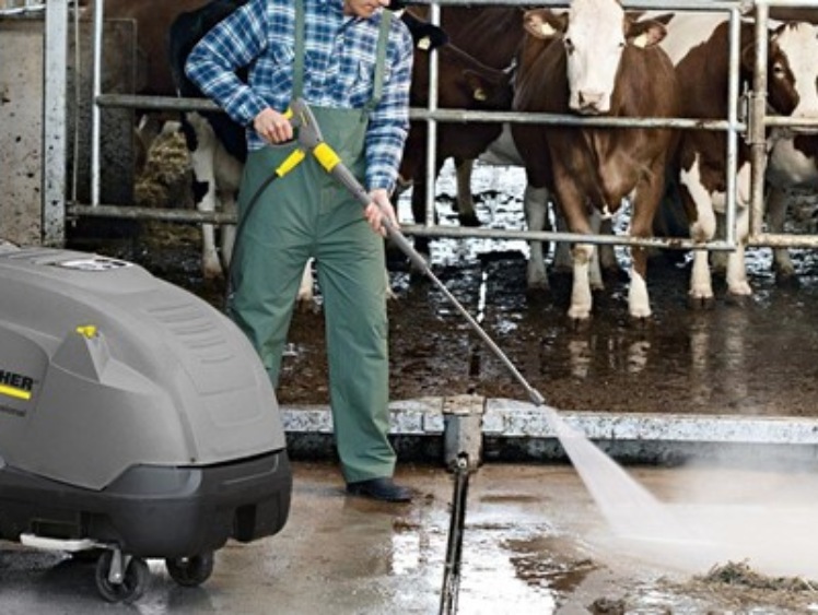 Myjka ciśnieniowa dla rolnika – Szybkie i skuteczne czyszczenie maszyn
