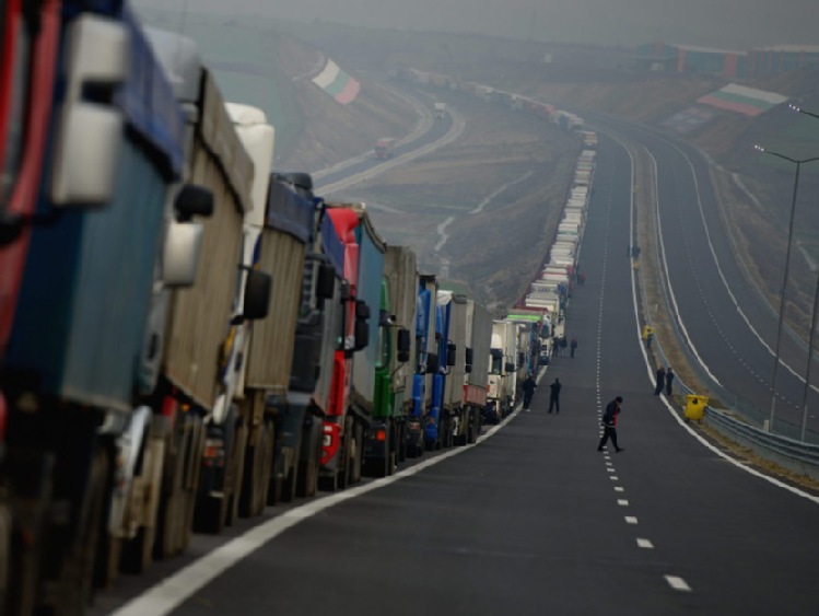 Polska zakazuje ukraińskim ciężarówkom wjazdu